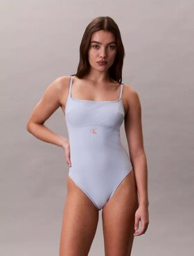 Bañador de una pieza con monograma gráfico