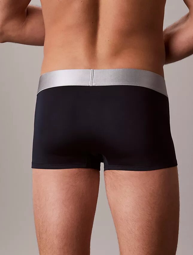 Bañador Low Rise Trunk de microfibra elástica Bañador Low Rise Trunk de microfibra elástica