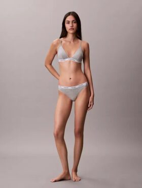 Bikini con logotipo icónico
