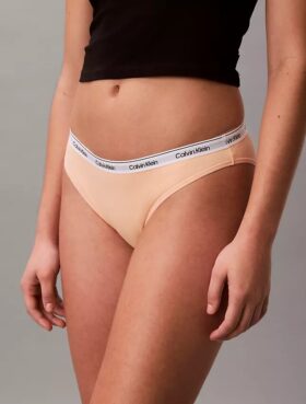 Bikini con logotipo icónico