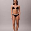 Bikini con logotipo icónico