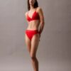 Bikini con logotipo moderno para las partes de abajo Bikini con logotipo moderno para las partes de abajo