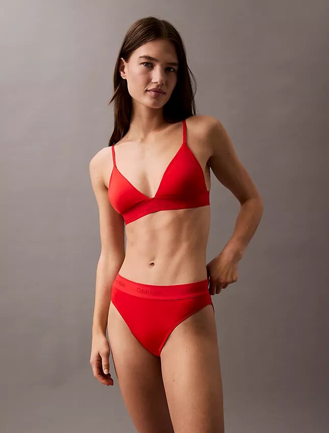 Bikini con logotipo moderno para las partes de abajo Bikini con logotipo moderno para las partes de abajo