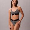 Bikini de cintura alta elástico de Microfiber con Monogram gráfico Bikini de cintura alta elástico de Microfiber con Monogram gráfico
