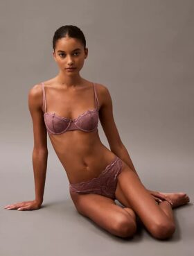 Bikini de encaje elástico sensual