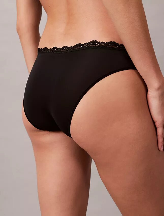 Bikini elástico de microfibra con encaje Bikini elástico de microfibra con encaje