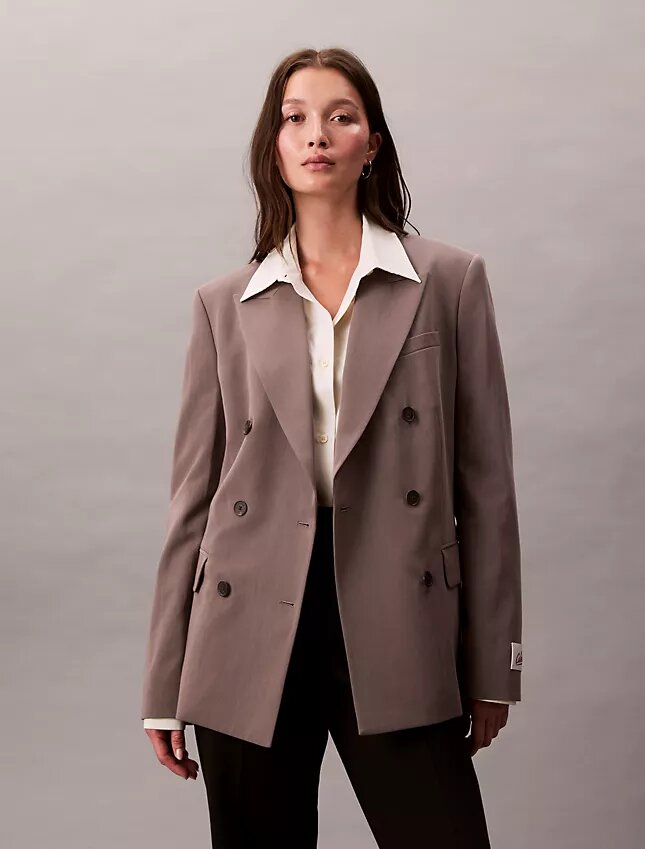 Blazer de doble botonadura en mezcla de gabardina de lana Blazer de doble botonadura en mezcla de gabardina de lana