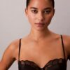 Body de encaje floral negro de CK Black Body de encaje floral negro de CK Black
