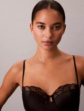 Body de encaje floral negro de CK Black Body de encaje floral negro de CK Black