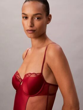 Body de encaje floral negro de CK Black