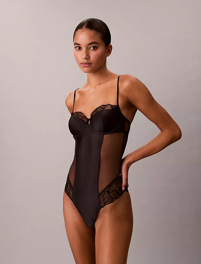 Body de encaje floral negro de CK Black Body de encaje floral negro de CK Black