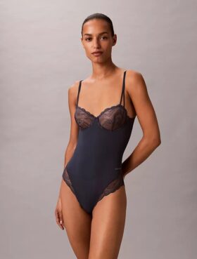 Body sensual de encaje elástico
