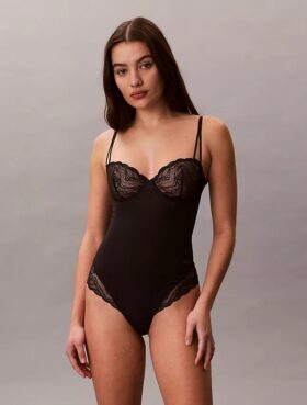 Body sensual de encaje elástico