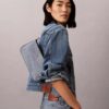 Bolso bandolera convertible de Denim con logotipo Bolso bandolera convertible de Denim con logotipo