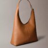 Bolso bandolera mediano de piel holgado