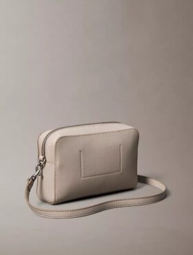 Bolso bandolera minimalista para móvil con Monogram