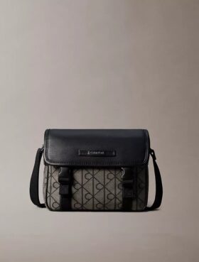 Bolso bandolera pequeño con emblema jacquard