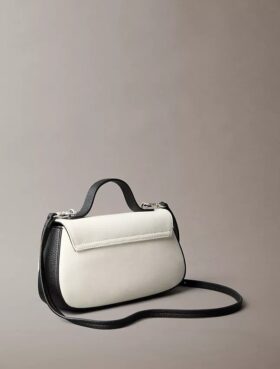 Bolso de hombro con asa de lona Monogram