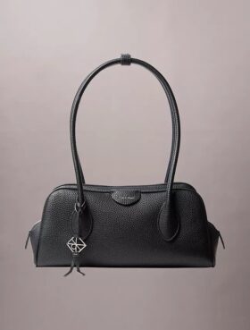 Bolso de hombro con logotipo