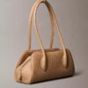 Bolso de hombro con logotipo