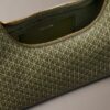 Bolso de hombro con logotipo estampado por toda la superficie Bolso de hombro con logotipo estampado por toda la superficie