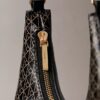 Bolso de hombro con logotipo estampado por toda la superficie Bolso de hombro con logotipo estampado por toda la superficie
