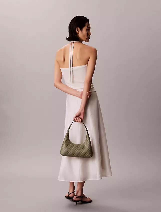Bolso de hombro con logotipo estampado por toda la superficie Bolso de hombro con logotipo estampado por toda la superficie
