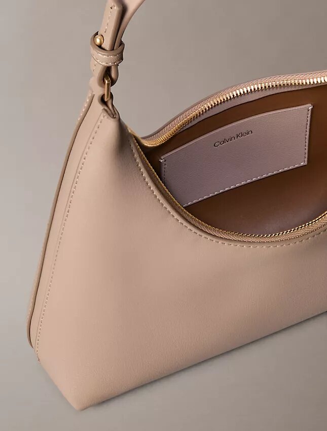 Bolso de hombro con logotipo metalizado Bolso de hombro con logotipo metalizado