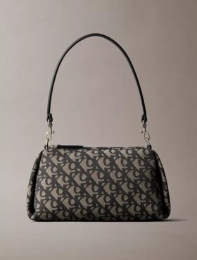 Bolso de hombro con logotipo Monogram plisado