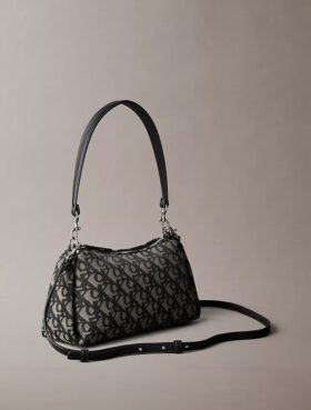 Bolso de hombro con logotipo Monogram plisado