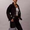 Bolso de hombro con logotipo Monogram plisado
