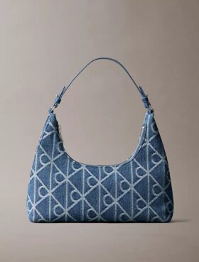 Bolso de hombro de Denim con el logotipo del emblema por toda la superficie