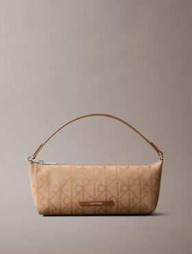 Bolso de hombro de lona con logotipo en todo el diseño