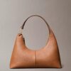 Bolso de hombro de piel holgado