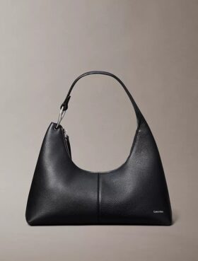 Bolso de hombro de piel holgado