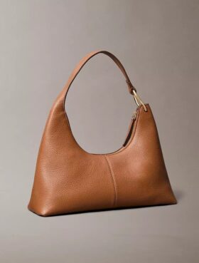 Bolso de hombro de piel holgado