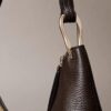 Bolso de hombro de piel holgado