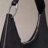 Bolso de hombro de piel holgado