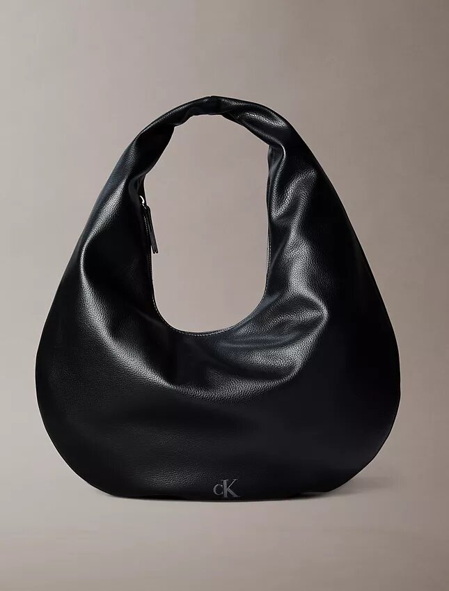 Bolso de hombro en forma de media luna con textura granulada Bolso de hombro en forma de media luna con textura granulada