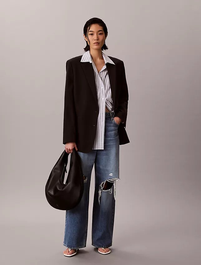 Bolso de hombro en forma de media luna con textura granulada Bolso de hombro en forma de media luna con textura granulada