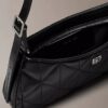 Bolso de hombro pequeño con logotipo acolchado Bolso de hombro pequeño con logotipo acolchado