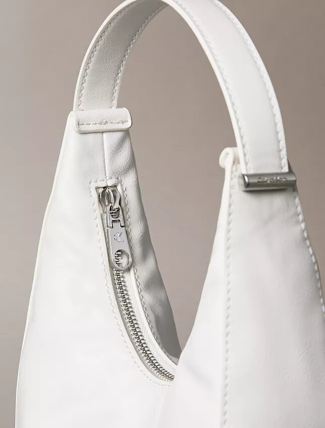Bolso de hombro pequeño convertible con forma curvada Bolso de hombro pequeño convertible con forma curvada