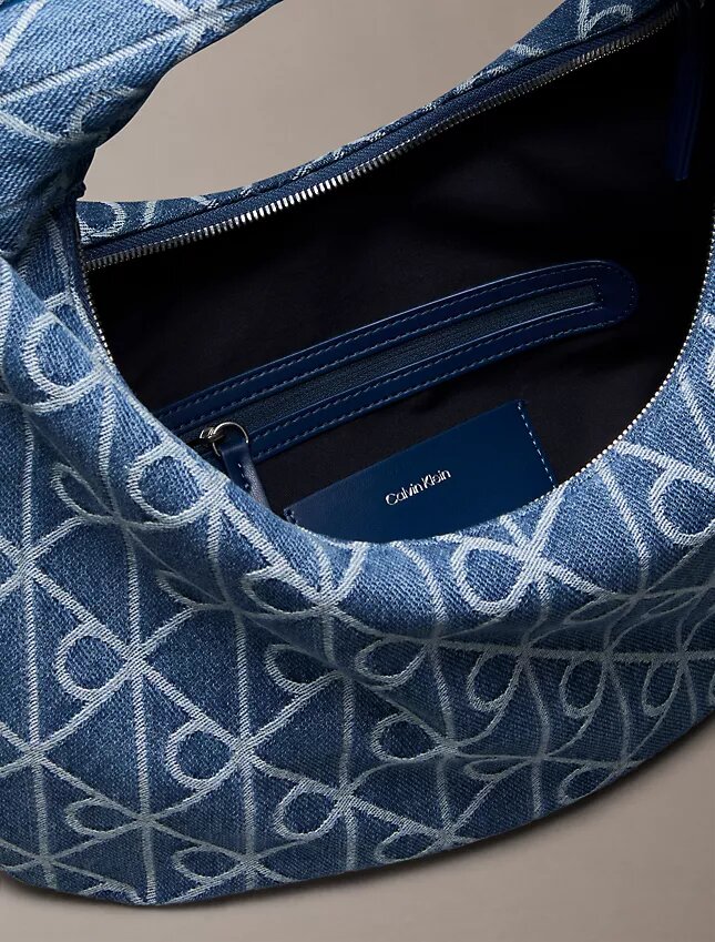 Bolso hobo de Denim con logotipo en todo el diseño Bolso hobo de Denim con logotipo en todo el diseño