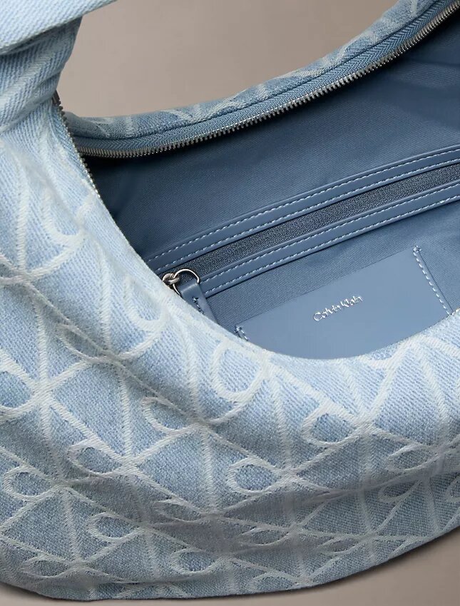 Bolso hobo de Denim con logotipo en todo el diseño Bolso hobo de Denim con logotipo en todo el diseño