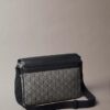 Bolso mensajero con emblema jacquard