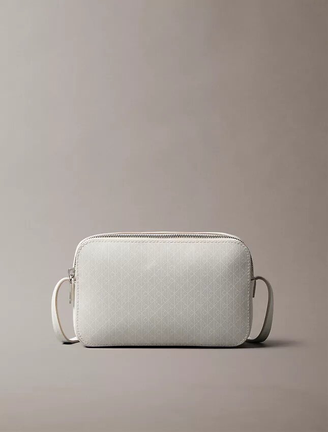 Bolso para cámara con logotipo en todo el diseño Bolso para cámara con logotipo en todo el diseño