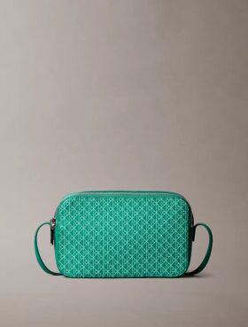 Bolso para cámara con logotipo en todo el diseño