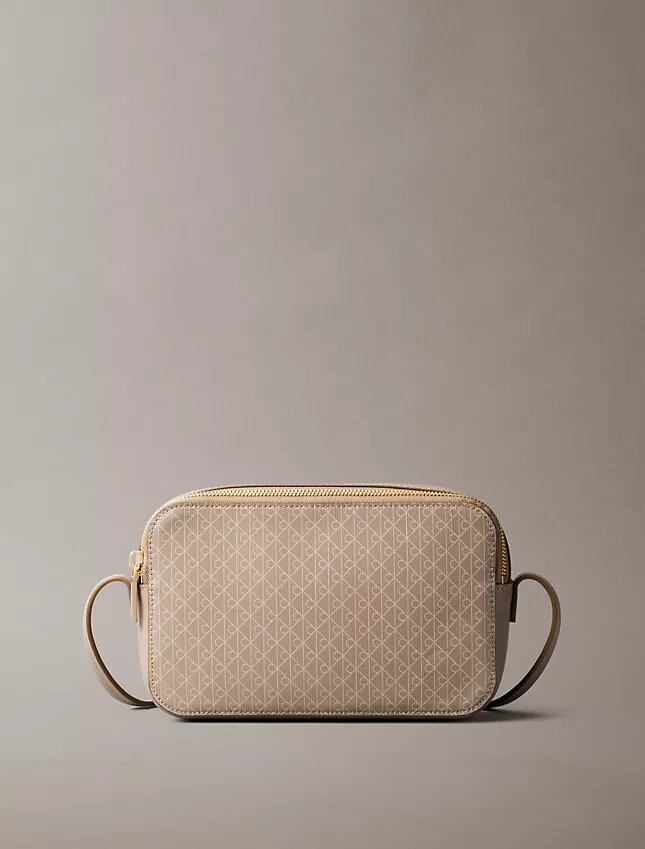 Bolso para cámara con logotipo en todo el diseño Bolso para cámara con logotipo en todo el diseño