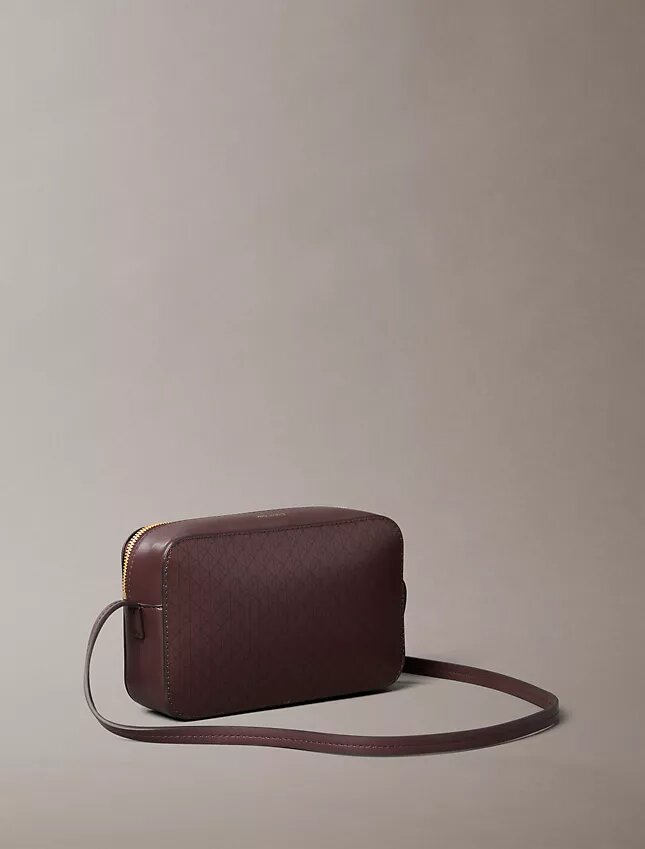 Bolso para cámara con logotipo en todo el diseño Bolso para cámara con logotipo en todo el diseño