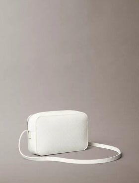 Bolso para cámara con logotipo en todo el diseño